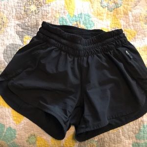 Lululemon black Tracker shorts